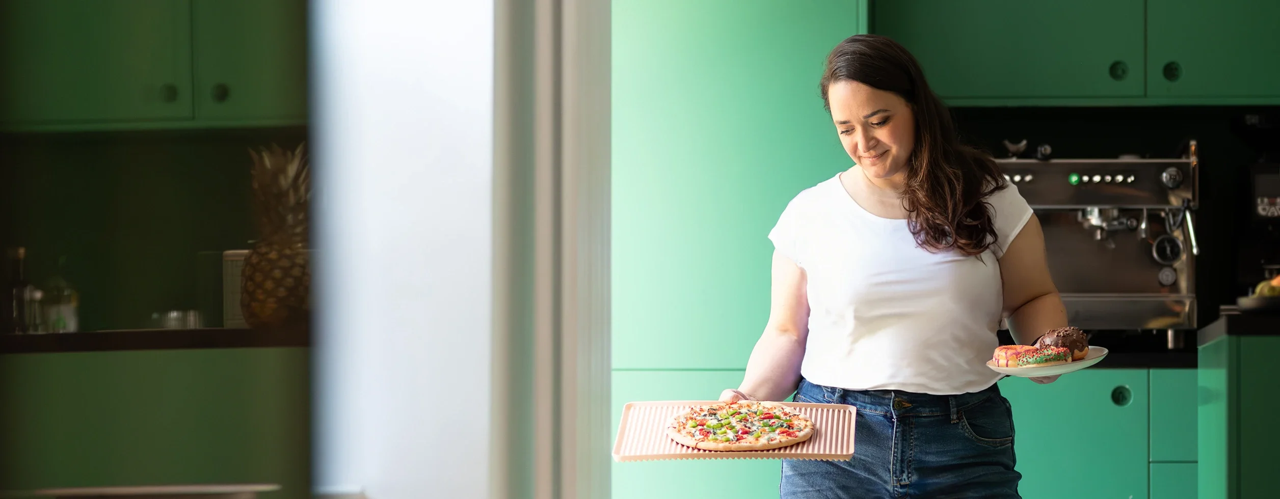 Anna macht sich eine gesunde Pizza tomullrichphotography
