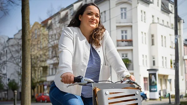Anna baut Bewegung in den Alltag ein l tomullrichphotography