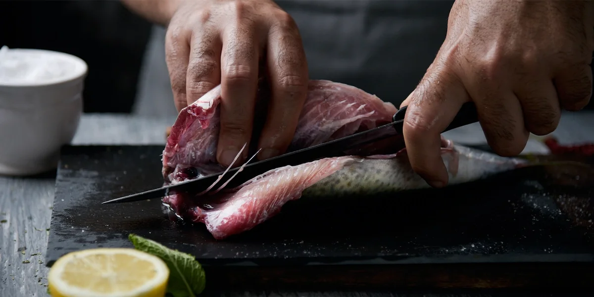 Fisch wird Filetiert