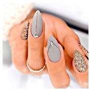 24 Stück Mittellang Grüne Französische Press on Nails, Gold 1 St