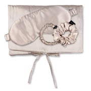 TRAVEL SET HAIR Tasche, Schlafmaske, Scrunchie S & Scrunchie M aus Seide