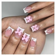 24 Stücke Weiße French Nails mit 3D Harz Schleifen Charm Des 1 St