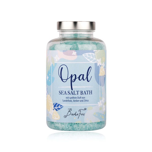 Badefee Badesalz Opal – Meersalzkristalle mit Sandelholz, Amber & Zitrone 500 g