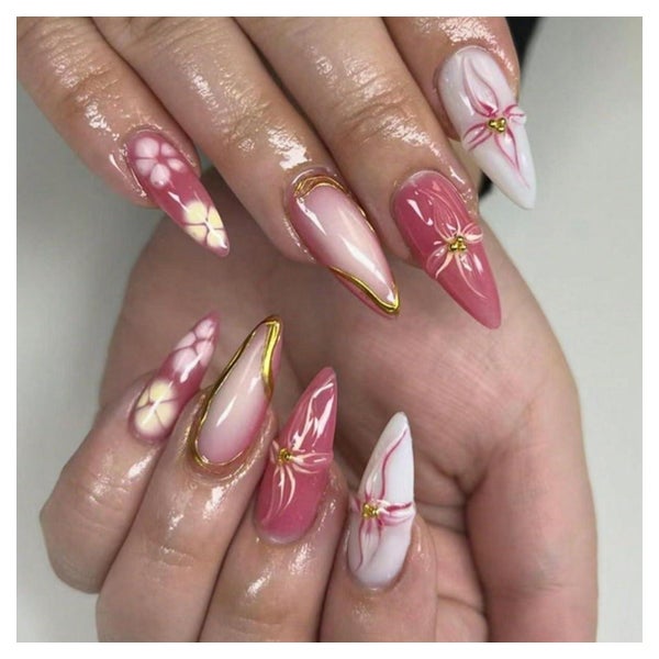 Künstliche Fingernägel Kurz Almond Weiß Rosa Blumen Gold FC- 1 St
